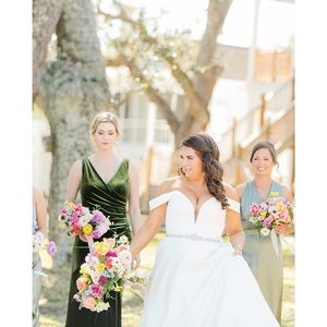 Revelry Dawson Velvet Bridesmaid Dress Green Size 6